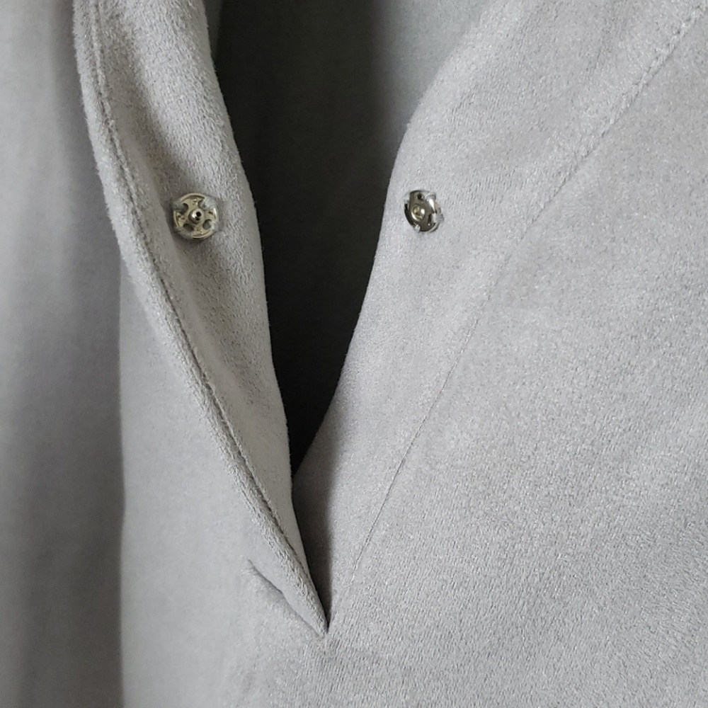 Waverly Grey Faux Suede Top Size M - Picture 5 of 8